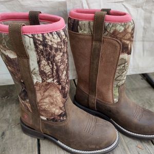 New never worn no box Ariat boots
